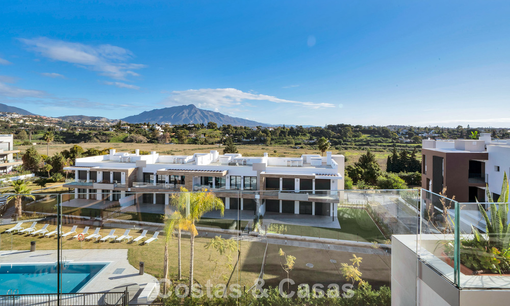 Recent gebouwd penthouse met ruim solarium te koop in een gated complex in Benahavis - Marbella 775469