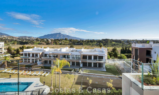 Recent gebouwd penthouse met ruim solarium te koop in een gated complex in Benahavis - Marbella 775469 