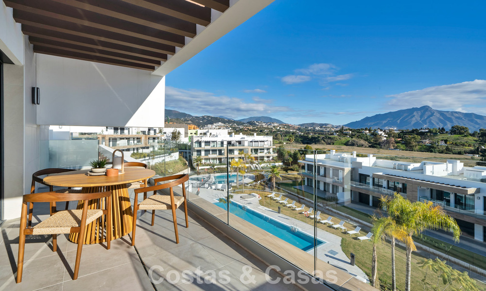 Recent gebouwd penthouse met ruim solarium te koop in een gated complex in Benahavis - Marbella 775474