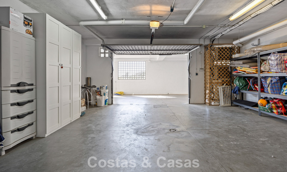 Ruim townhouse met prachtig golf- en zeezicht te koop, in een exclusieve golfurbanisatie in Benahavis - Marbella 775213