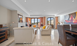 Ruim townhouse met prachtig golf- en zeezicht te koop, in een exclusieve golfurbanisatie in Benahavis - Marbella 775226 