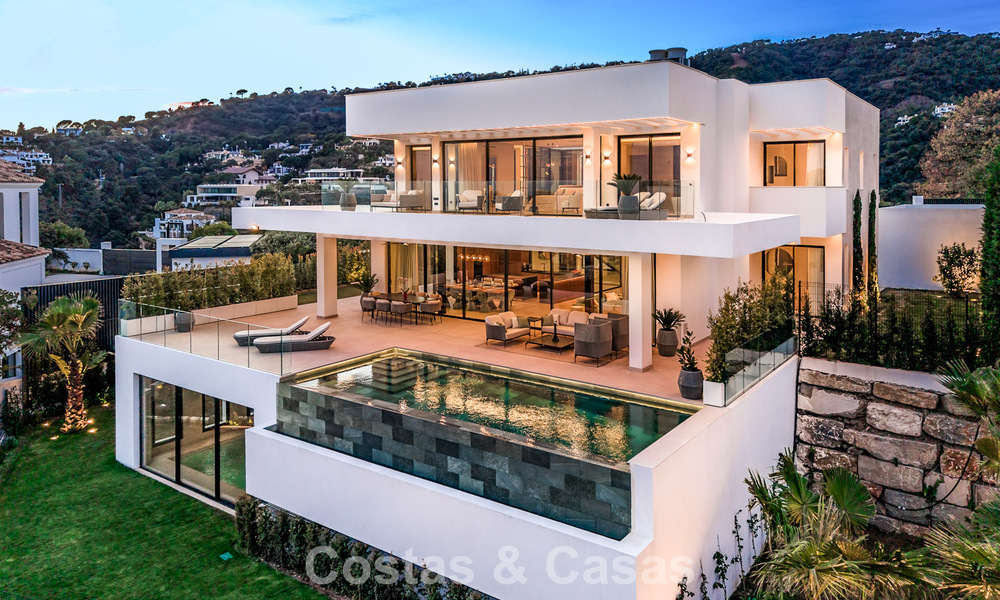 Gesofisticeerde designervilla met magnifiek zeezicht te koop in El Madroñal, Benahavis - Marbella 795614