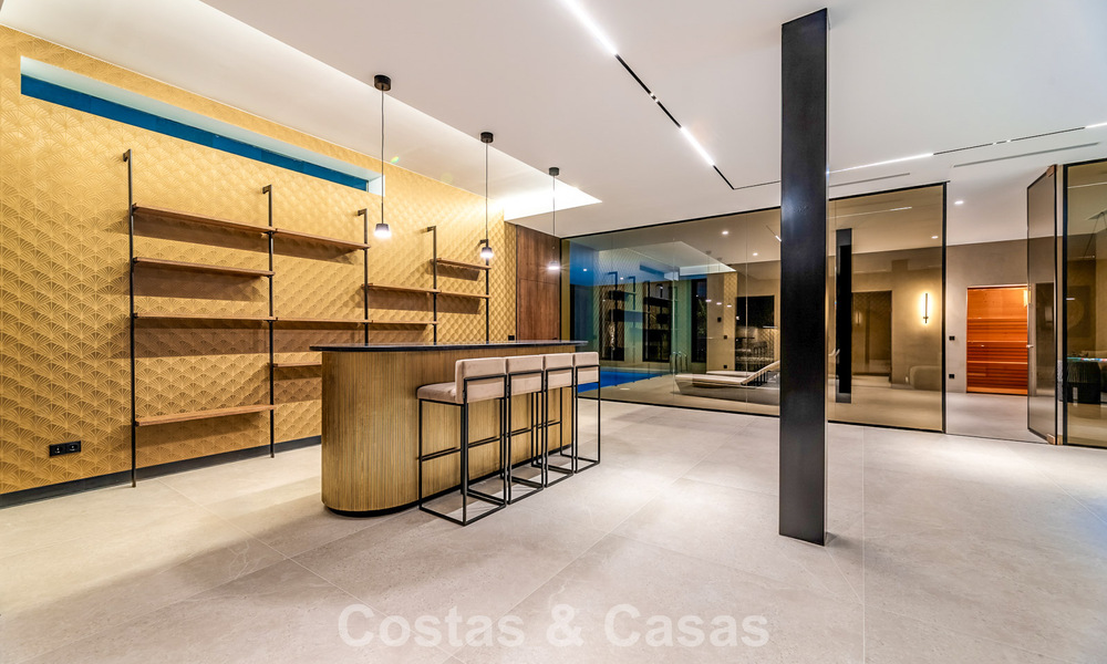 Gesofisticeerde designervilla met magnifiek zeezicht te koop in El Madroñal, Benahavis - Marbella 795618