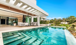 Gesofisticeerde designervilla met magnifiek zeezicht te koop in El Madroñal, Benahavis - Marbella 795625 