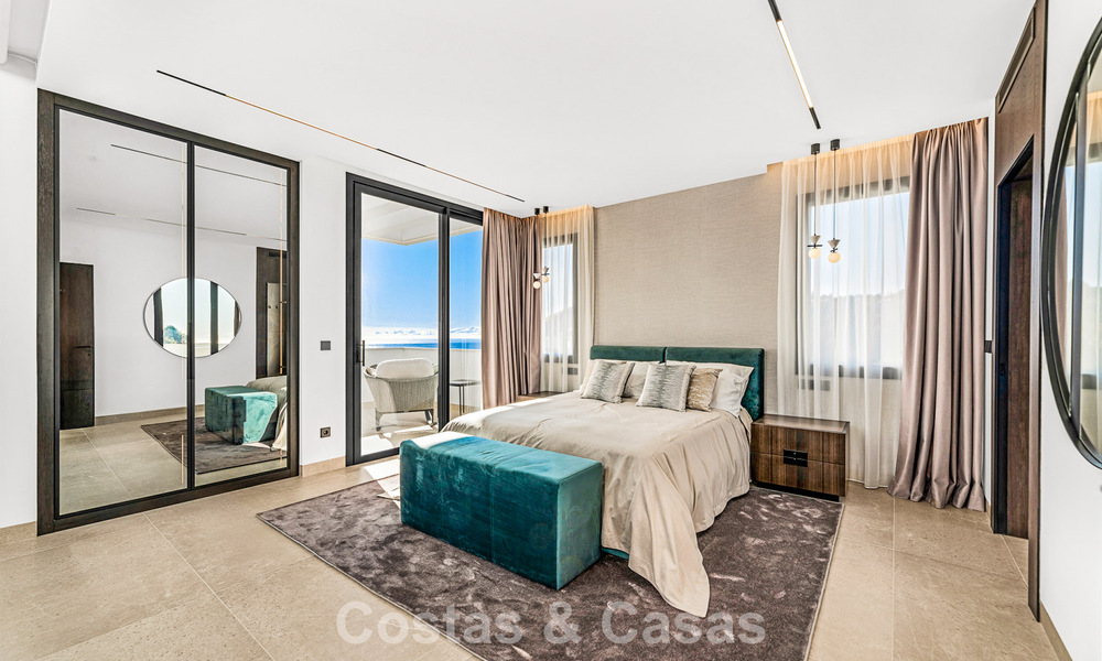 Gesofisticeerde designervilla met magnifiek zeezicht te koop in El Madroñal, Benahavis - Marbella 795628