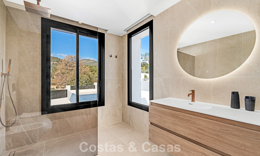 Gesofisticeerde designervilla met magnifiek zeezicht te koop in El Madroñal, Benahavis - Marbella 795631