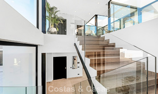 Gesofisticeerde designervilla met magnifiek zeezicht te koop in El Madroñal, Benahavis - Marbella 795650 