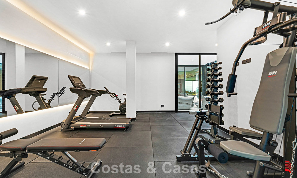 Gesofisticeerde designervilla met magnifiek zeezicht te koop in El Madroñal, Benahavis - Marbella 795651