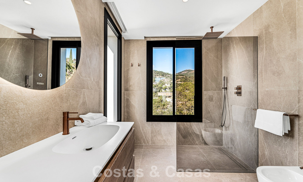 Geavanceerde designervilla met prachtig zeezicht te koop in El Madroñal, Benahavis - Marbella 796827