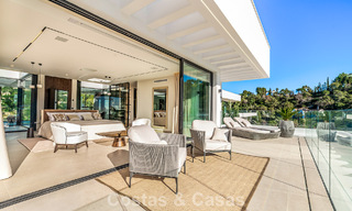 Geavanceerde designervilla met prachtig zeezicht te koop in El Madroñal, Benahavis - Marbella 796850 