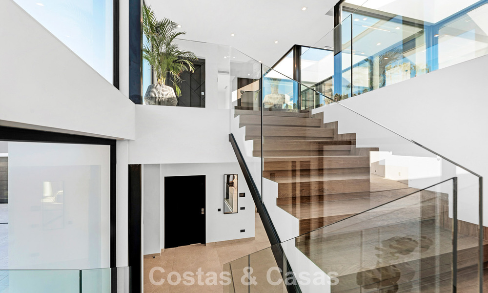 Geavanceerde designervilla met prachtig zeezicht te koop in El Madroñal, Benahavis - Marbella 796851