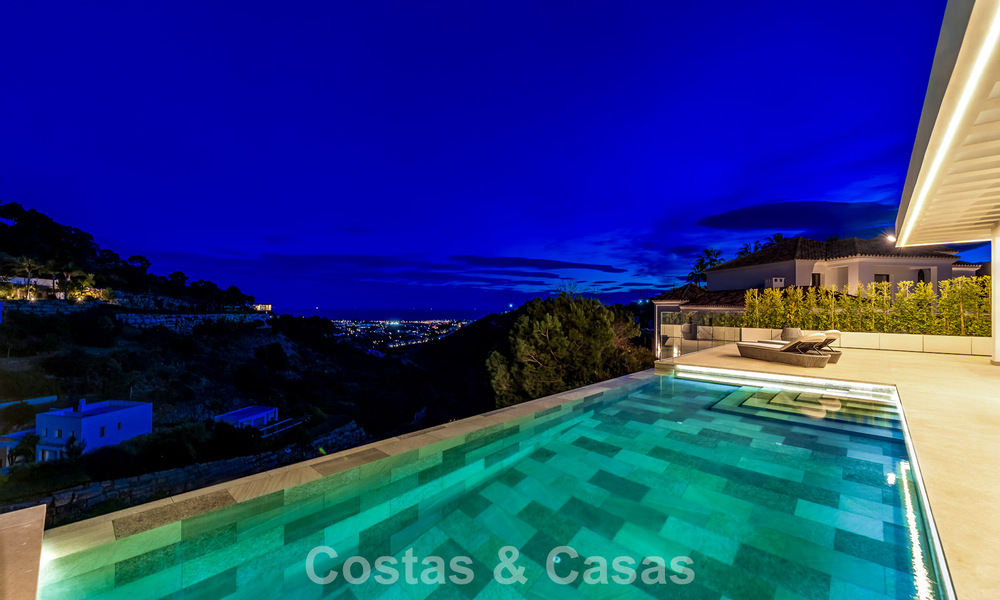 Geavanceerde designervilla met prachtig zeezicht te koop in El Madroñal, Benahavis - Marbella 796858