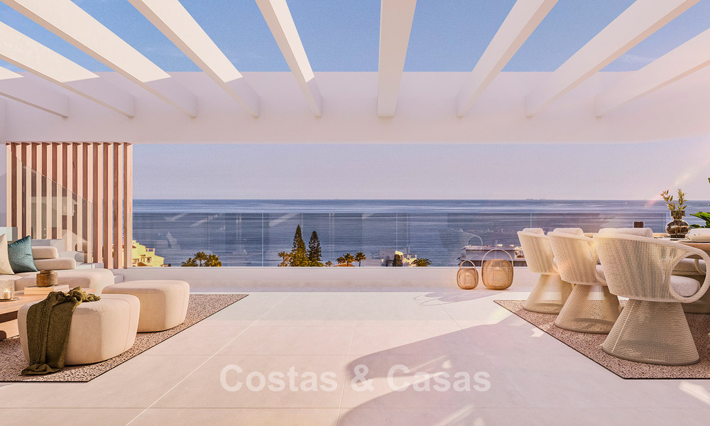 Moderne nieuwbouwappartementen te koop dicht bij het strand en met zeezicht in Estepona West 775325