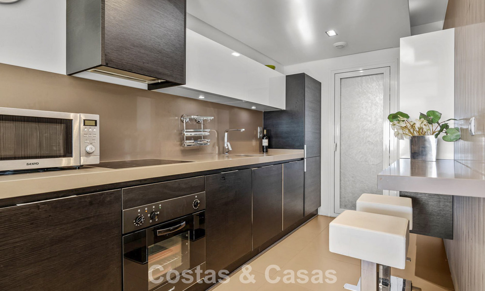 Instapklaar penthouse met panoramisch zeezicht in een mediterraan complex te koop in Benahavis - Marbella 775758