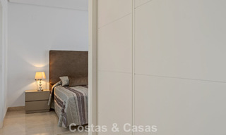 Instapklaar penthouse met panoramisch zeezicht in een mediterraan complex te koop in Benahavis - Marbella 775759 