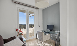 Instapklaar penthouse met panoramisch zeezicht in een mediterraan complex te koop in Benahavis - Marbella 775766 