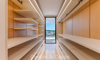 Geavanceerde luxevilla te koop in een exclusieve gated community op Marbella’s prestigieuze Golden Mile 775563 