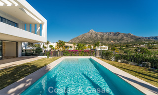 Geavanceerde luxevilla te koop in een exclusieve gated community op Marbella’s prestigieuze Golden Mile 775570 