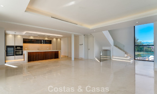 Geavanceerde luxevilla te koop in een exclusieve gated community op Marbella’s prestigieuze Golden Mile 775573 