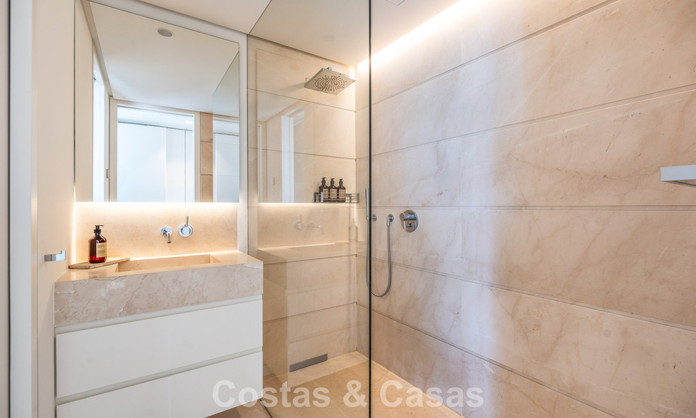 Luxueus gerenoveerd duplex penthouse te koop, in Puente Romano op de Golden Mile van Marbella 775598