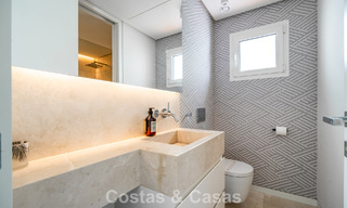 Luxueus gerenoveerd duplex penthouse te koop, in Puente Romano op de Golden Mile van Marbella 775602 