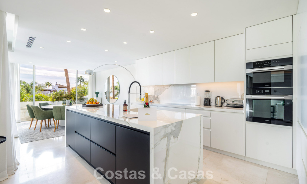 Luxueus gerenoveerd duplex penthouse te koop, in Puente Romano op de Golden Mile van Marbella 775607