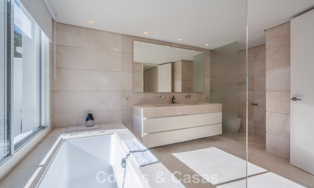 Luxueus gerenoveerd duplex penthouse te koop, in Puente Romano op de Golden Mile van Marbella 775617