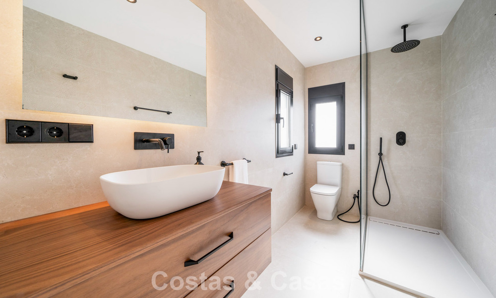 Moderne mediterrane villa met eigentijdse invloeden te koop aan Marbella’s Golden Mile 775650