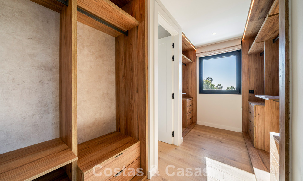 Moderne mediterrane villa met eigentijdse invloeden te koop aan Marbella’s Golden Mile 775652