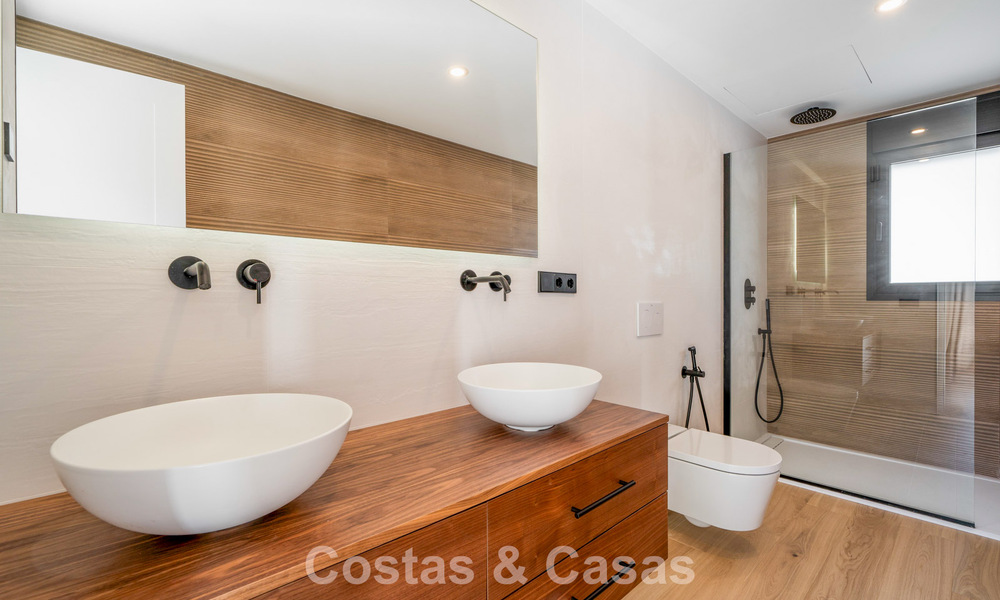 Moderne mediterrane villa met eigentijdse invloeden te koop aan Marbella’s Golden Mile 775655