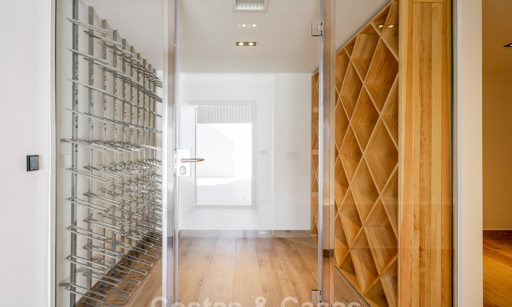 Moderne mediterrane villa met eigentijdse invloeden te koop aan Marbella’s Golden Mile 775658