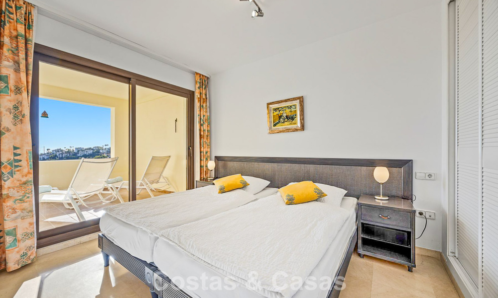 Instapklaar, ruim 3-slaapkamer appartement te koop omringd door golfbanen in Benahavis - Marbella 775717