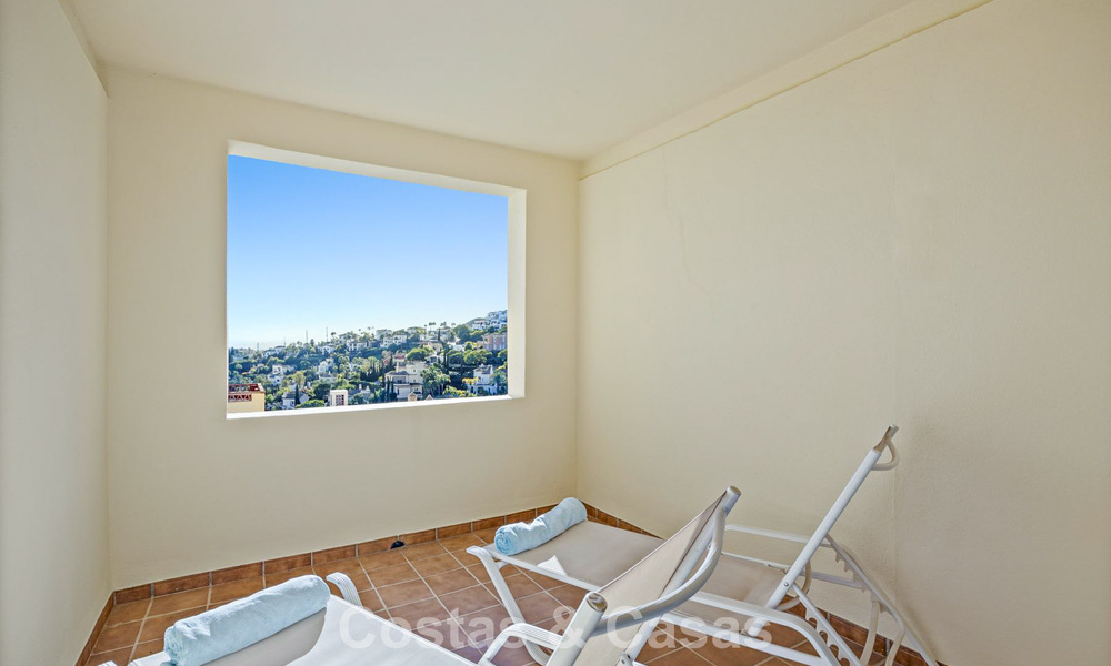 Instapklaar, ruim 3-slaapkamer appartement te koop omringd door golfbanen in Benahavis - Marbella 775721