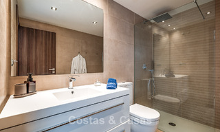 Beachside, eigentijds penthouse met groot solarium te koop in een modern complex in San Pedro, Marbella 775782 