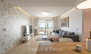Beachside, eigentijds penthouse met groot solarium te koop in een modern complex in San Pedro, Marbella 775786 