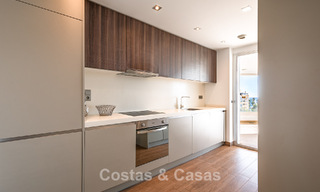 Beachside, eigentijds penthouse met groot solarium te koop in een modern complex in San Pedro, Marbella 775789 