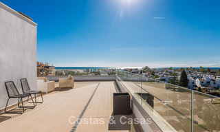 Beachside, eigentijds penthouse met groot solarium te koop in een modern complex in San Pedro, Marbella 775806 