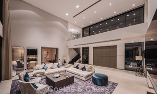 Modernistische luxevilla met zeezicht te koop in de exclusieve en beveiligde omgeving van El Madroñal, Marbella - Benahavis 775931 