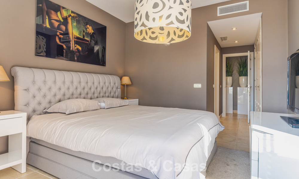 Schitterend penthouse met panoramische uitzichten te koop in een gated complex van Marbella - Benahavis 775854