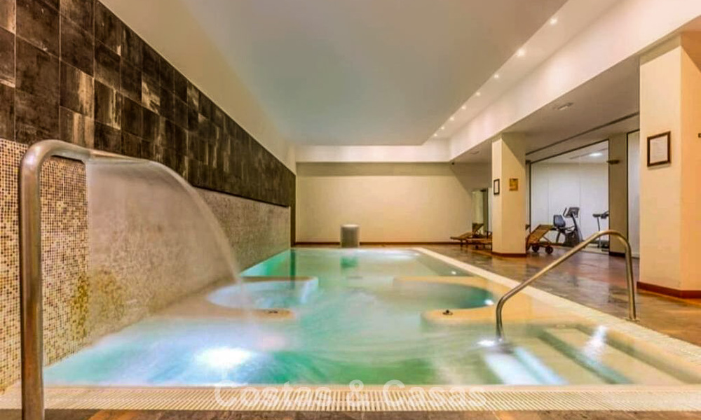 Schitterend penthouse met panoramische uitzichten te koop in een gated complex van Marbella - Benahavis 775856