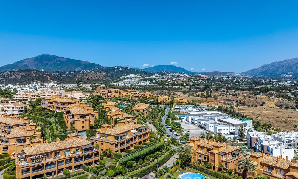 Schitterend penthouse met panoramische uitzichten te koop in een gated complex van Marbella - Benahavis 775858