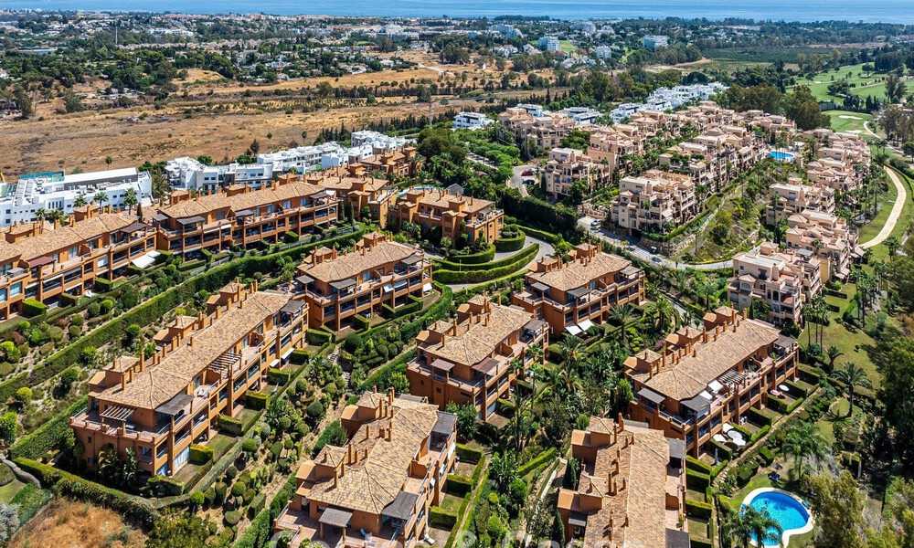 Schitterend penthouse met panoramische uitzichten te koop in een gated complex van Marbella - Benahavis 775859