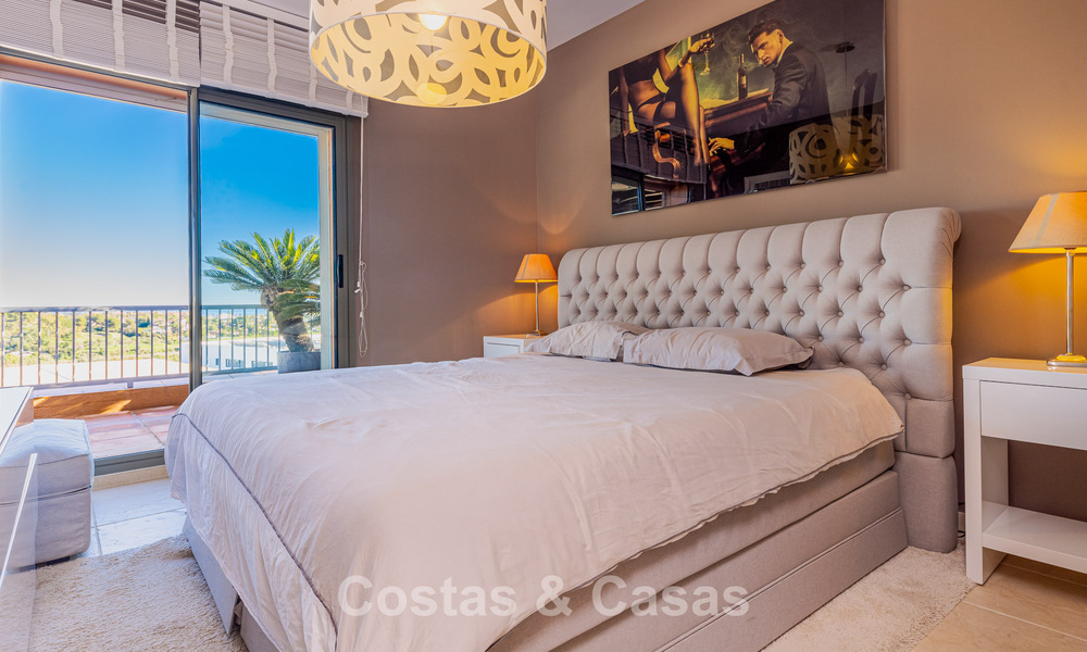 Schitterend penthouse met panoramische uitzichten te koop in een gated complex van Marbella - Benahavis 775860