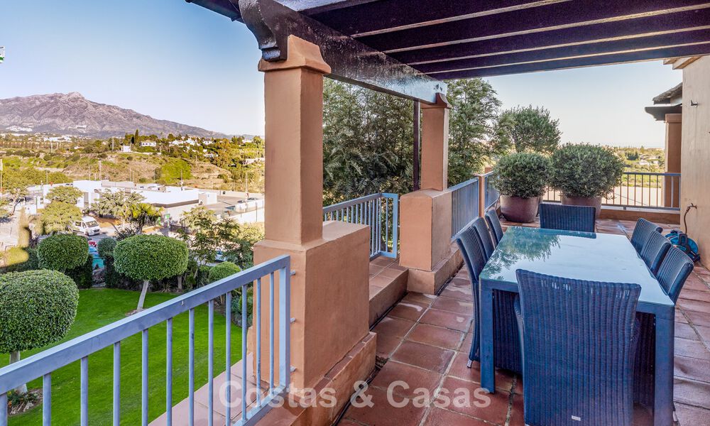 Schitterend penthouse met panoramische uitzichten te koop in een gated complex van Marbella - Benahavis 775874