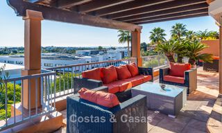 Schitterend penthouse met panoramische uitzichten te koop in een gated complex van Marbella - Benahavis 775876 