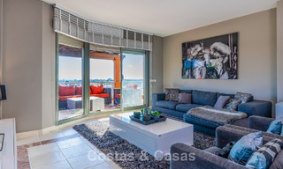 Schitterend penthouse met panoramische uitzichten te koop in een gated complex van Marbella - Benahavis 775880 