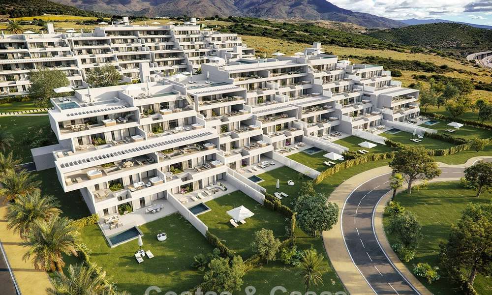 Elegante off-plan appartementen te koop op een steenworp van een grote blauwe lagune aan de Costa del Sol 776177