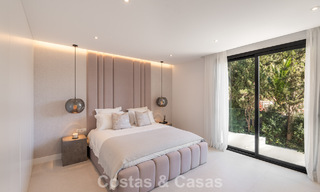 Luxueus gerenoveerde villa te koop op een steenworp van het strand in Oost Marbella 776387 