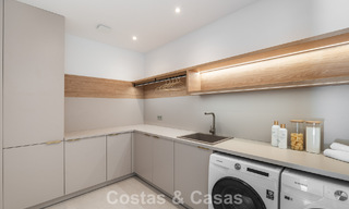 Luxueus gerenoveerde villa te koop op een steenworp van het strand in Oost Marbella 776391 