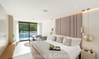 Luxueus gerenoveerde villa te koop op een steenworp van het strand in Oost Marbella 776396 